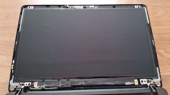 Laptop Screen Replacement image 3