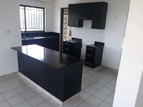 3 Bed Apartment with Backup Generator in Nyali Area image 1