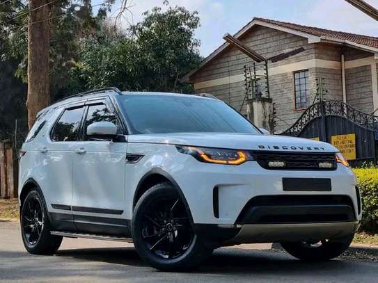 2019 Land Rover Discovery 5 local image 1