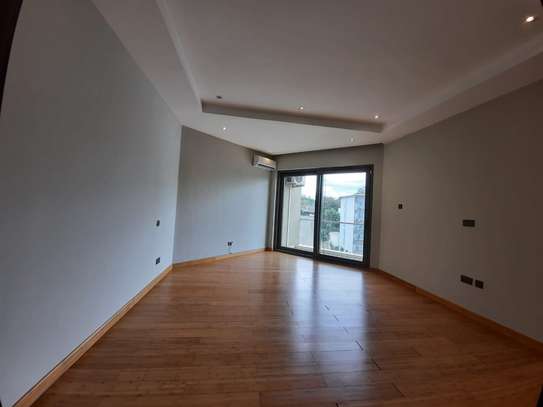 Serviced 3 Bed Apartment with En Suite in Riverside image 9