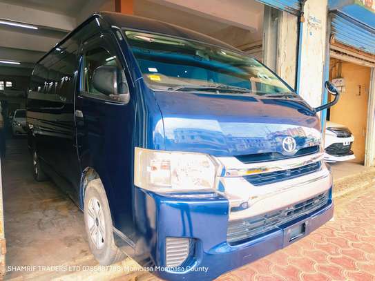 Toyota Hiace 9l Automatic Diesel 2017 image 4