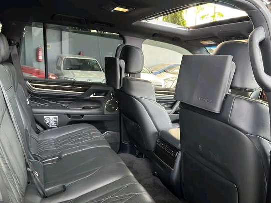 Lexus LX570 BLACK 2019 4x4 image 8