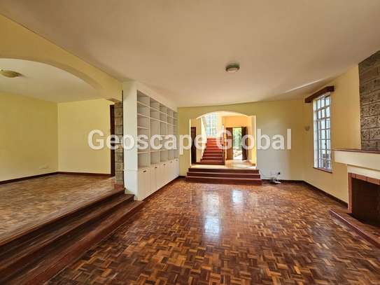 4 Bed House with En Suite in Rosslyn image 14