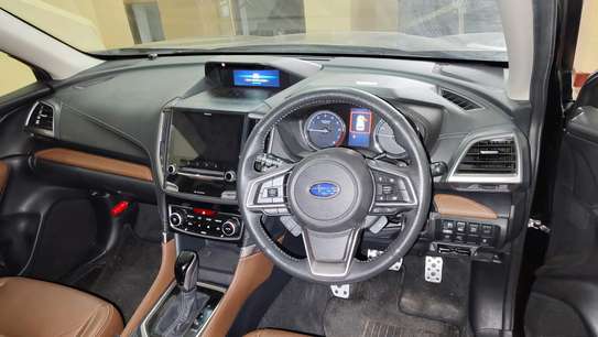Subaru Forester SK9 black 2018 4wd image 4