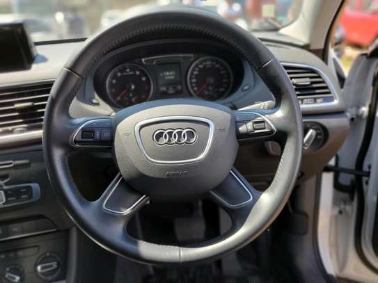 Audi Q3 2015 image 12