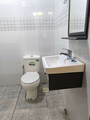 7 Bed Townhouse with En Suite at Kenyatta Road image 14