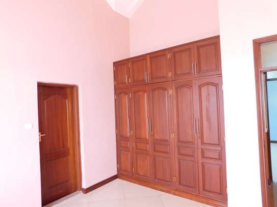 3 Bed Apartment with En Suite in Mkomani image 12