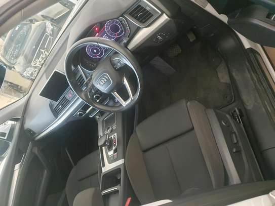 Audi Q5 2018 image 9
