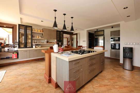 5 Bed House with En Suite at Kabarsiran Road image 6