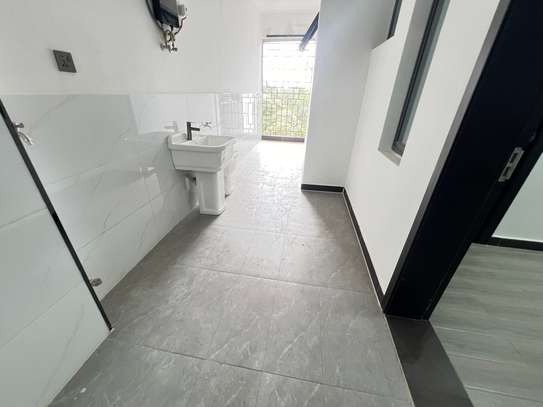 4 Bed Apartment with En Suite in Kileleshwa image 9