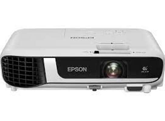 Epson EB-E01  XGA 3 LCD Projector image 1