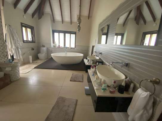 5 Bed Villa with En Suite in Lower Kabete image 4