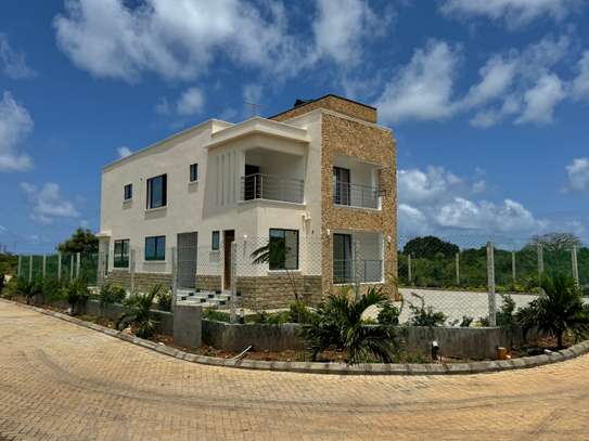 4 Bed Townhouse with En Suite in Vipingo image 18