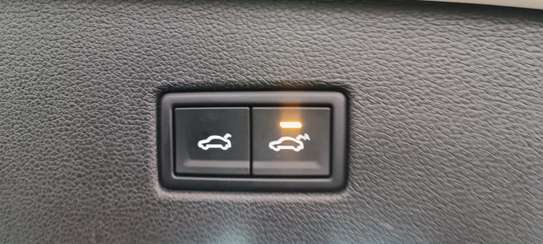 Volkswagen Tiguan TDI diesel engine 2018 2000cc image 9