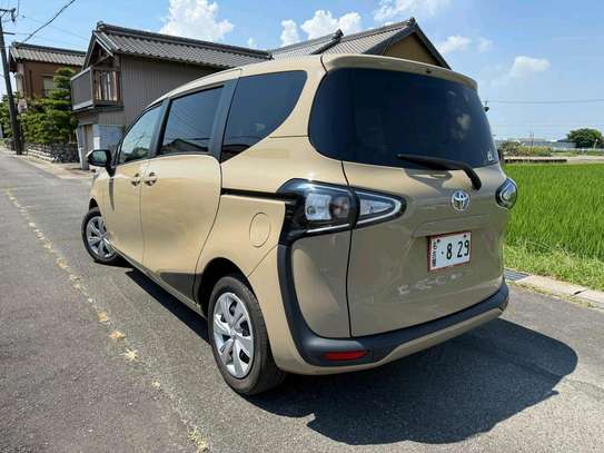 Toyota sienta new image 10
