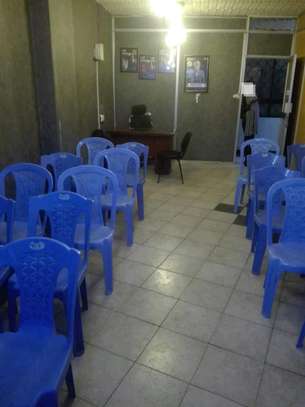 Salon,shop or office to let Nairobi CBD Near Sanford image 2
