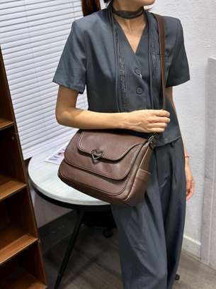 BR11 Faux Leather Crossbody Bag with Heart Clasp image 3