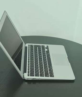 Apple MacBook Air 2011 image 2