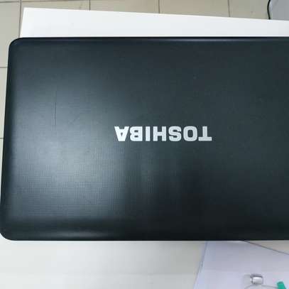 Toshiba Laptop 2gb ram on sale image 2