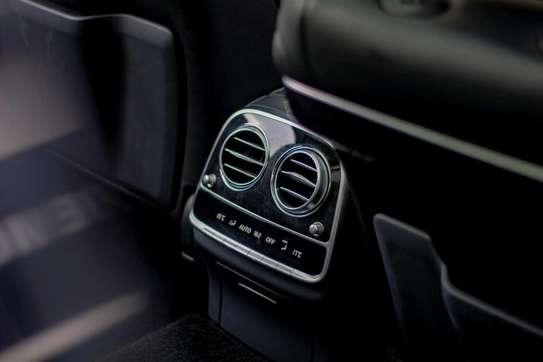 Mercedes Benz S550 image 5