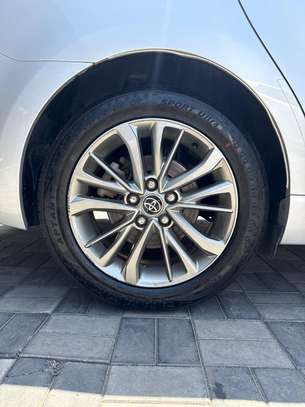 Toyota avensis 2018 image 4