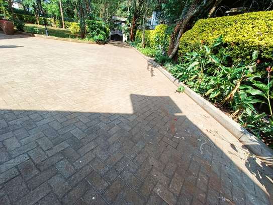 4 Bed House with En Suite at Rosslyn image 7