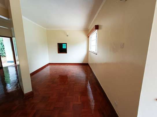 3 Bed House with En Suite in Rosslyn image 12
