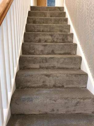Staircase carpeting / Wall to wall carpets image 1