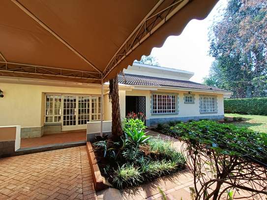 4 Bed House with En Suite at Rosslyn image 4