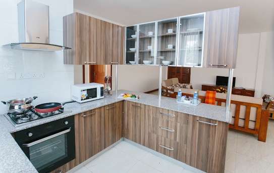 Serviced 2 Bed Apartment with En Suite in Kilimani image 2
