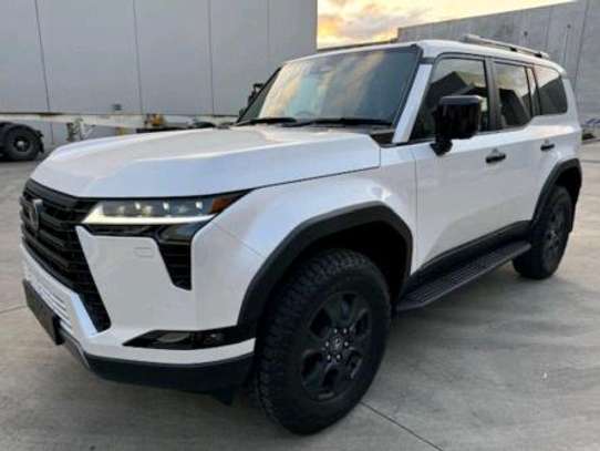 2024 Lexus GX550 image 1