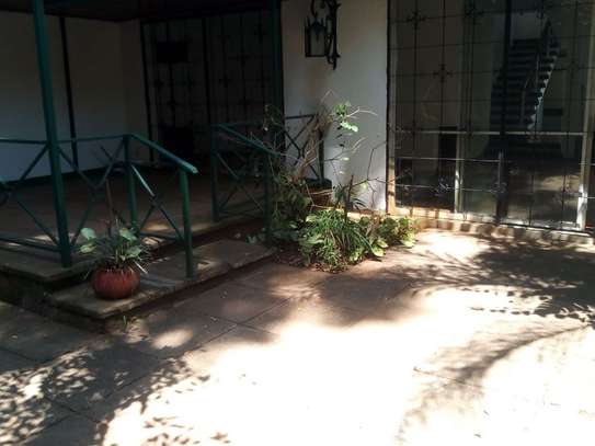 4 Bed Townhouse with En Suite in Kileleshwa image 9