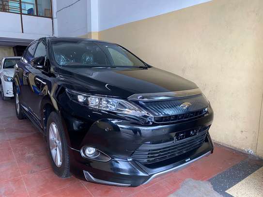 Toyota Harrier with only 39k km image 2