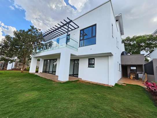 5 Bed House with En Suite in Kitisuru image 2