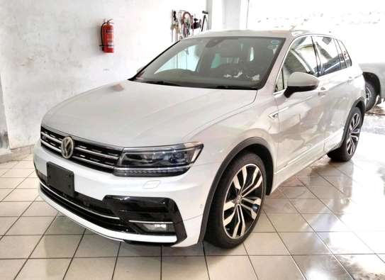 Volkswagen tiguan 2019model sunroof R-line image 8