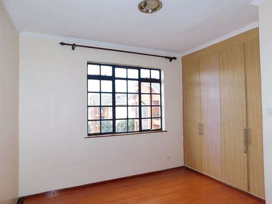 2 Bed Apartment with En Suite at Fourways Junction Estate image 39