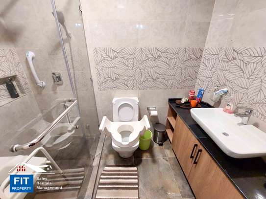 4 Bed House with En Suite in Brookside image 11