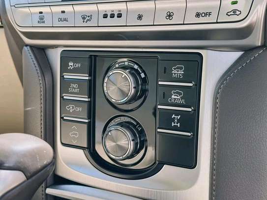 Toyota land cruiser Prado TZG 2018 Diesel image 4