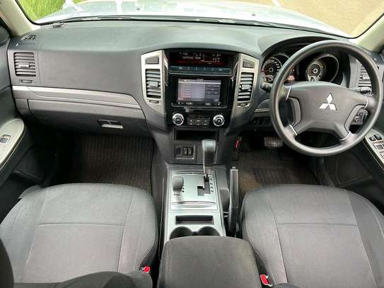 2017 Mitsubishi Pajero diesel image 6