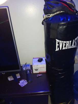100KG Black Everlast Punching Bag image 3