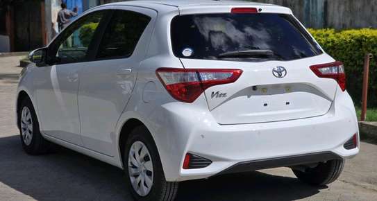 TOYOTA VITZ image 5