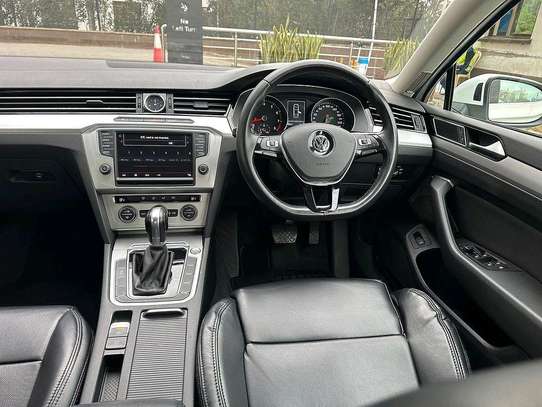 2016 Volkswagen Passat image 3