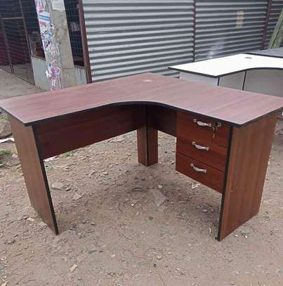 Executive, spacious and strong lshape office desks image 5