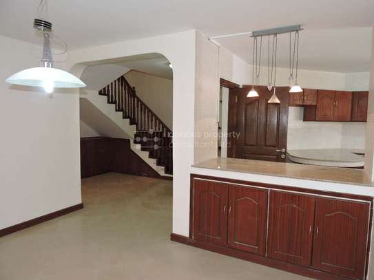 5 Bed House with En Suite in Spring Valley image 20