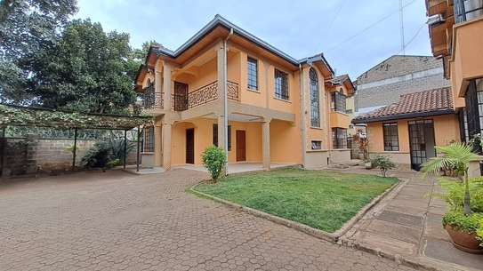 4 Bed Townhouse with En Suite in Spring Valley image 2