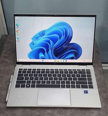 HP EliteBook 1040 G8 laptop image 1