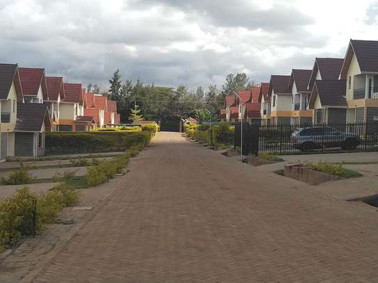 Lovely 4 BR Houses plus Sqs in Ngong image 12