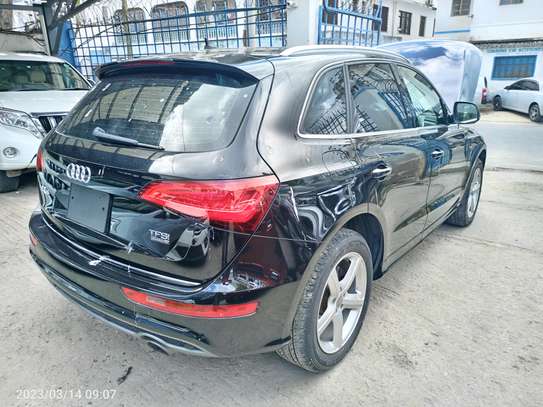 Audi Q5 black image 2