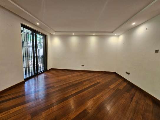 5 Bed House with En Suite in Lavington image 30