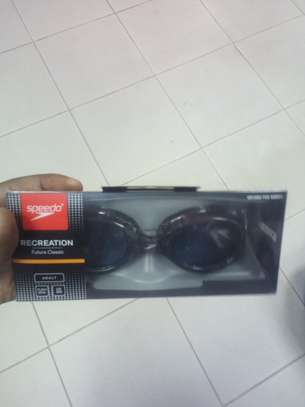 Speedo smoked lense black swimming goggles image 2